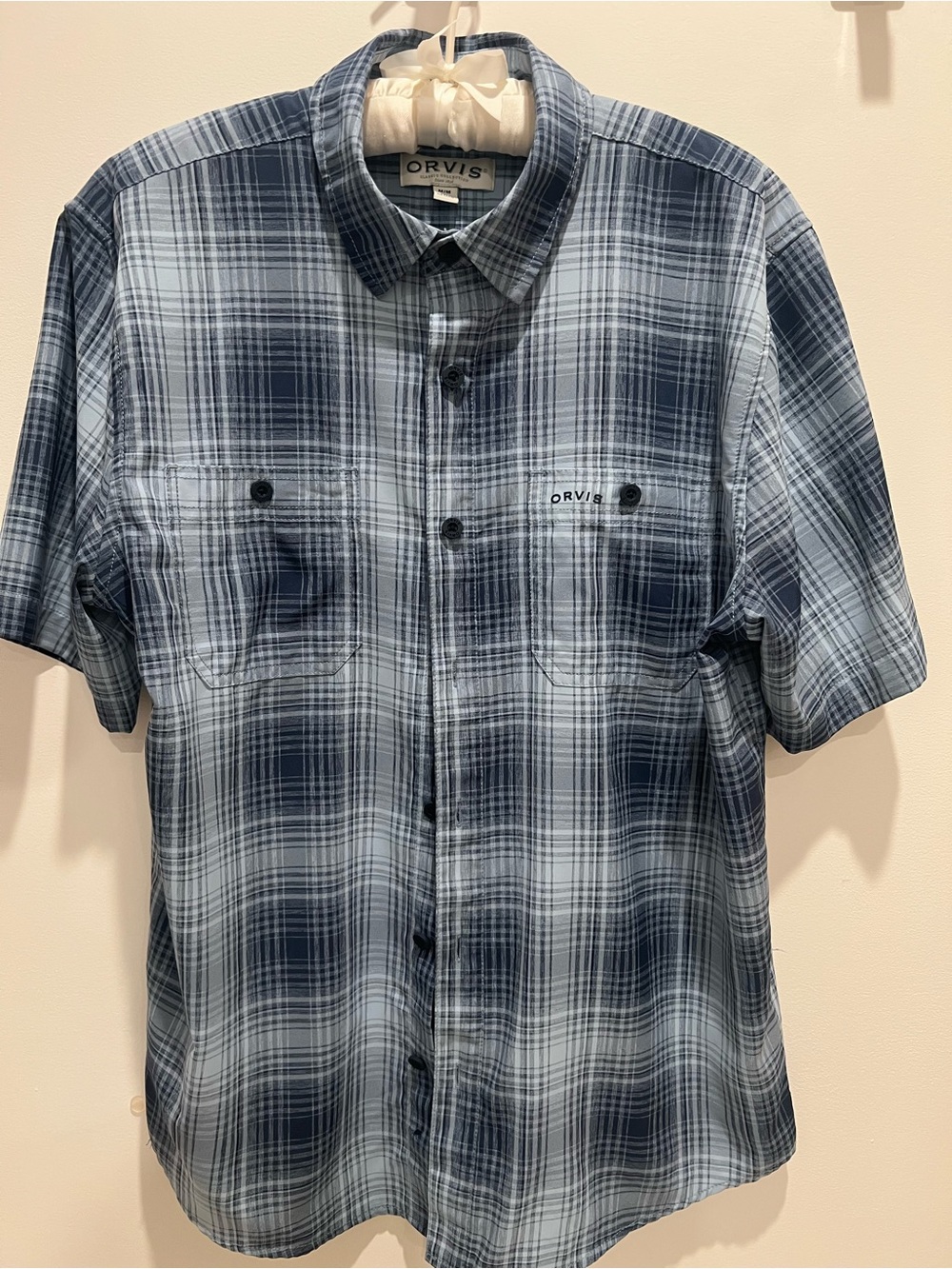 Orvis Men’s M short sleeve shirt, blue plaid. Very gently used.